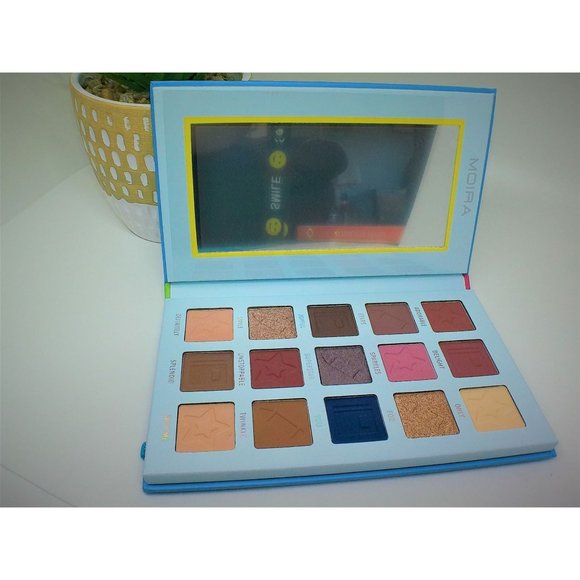 Beauty - Eyeshadow Palette - Picture 1 of 2